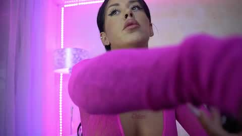 laylacruz online show from February 2026 07:02:02 AM