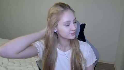 LaylaPretty001 online show from November 2025 05:18:02 AM