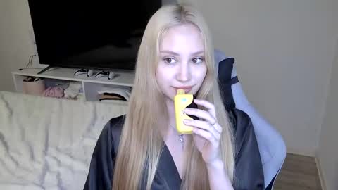 LaylaPretty001 online show from June 2026 04:52:02 AM