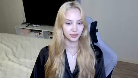 LaylaPretty001 online show from June 2026 05:04:01 AM