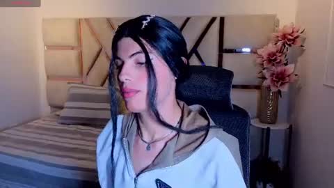 Layla online show from July 2026 03:32:02 AM