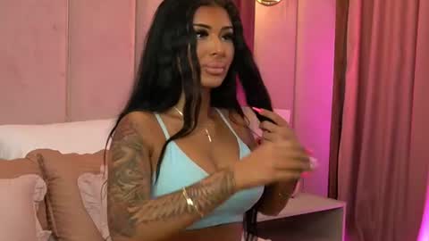 Layla online show from June 2026 06:19:02 AM
