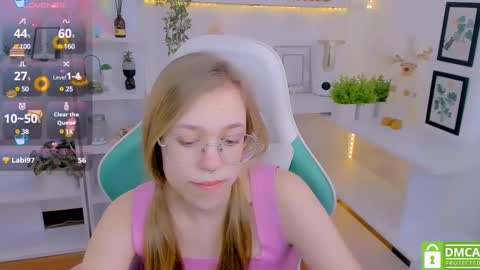 layriantavee online show from February 2025 09:58:02 AM