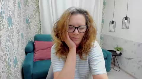 Snapshot of lea_fruit chatting on June 2026 05:27:02 AM Lea online show from June 2026 05:27:02 AM