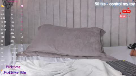 Snapshot of lea_gray chatting on December 2024 01:26:01 AM online show from December 2024 01:26:01 AM