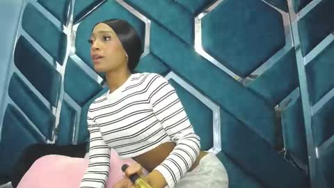 Snapshot of lea_sweetly chatting on October 2025 01:25:02 PM lea sewwtly online show from October 2025 01:25:02 PM