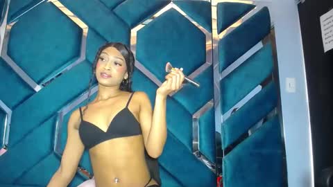 Snapshot of lea_sweetly chatting on October 2025 01:07:01 PM lea sewwtly online show from October 2025 01:07:01 PM