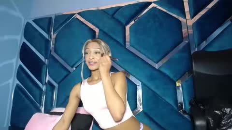 Snapshot of lea_sweetly chatting on October 2025 01:07:02 PM lea sewwtly online show from October 2025 01:07:02 PM