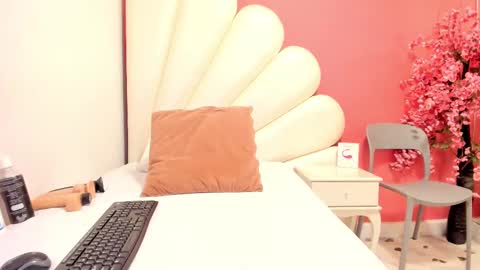 Lea online show from March 2025 08:33:02 PM