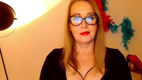 Snapshot of leadesire chatting on January 2025 03:29:02 PM LEA online show from January 2025 03:29:02 PM