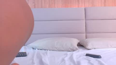 leahhtaylor online show from February 2026 08:29:02 PM