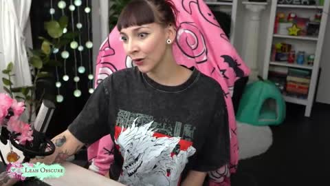 Snapshot of leahobscure chatting on November 2025 08:29:02 PM Leah online show from November 2025 08:29:02 PM