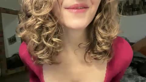 Leah Sparkles online show from November 2025 12:15:01 PM