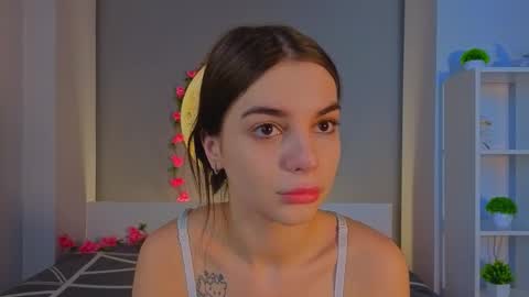 Snapshot of leandraconcatelli chatting on February 2026 06:17:01 AM Sophie online show from February 2026 06:17:01 AM