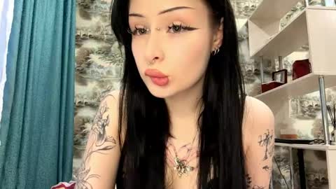 Kiki online show from April 2026 04:34:01 PM