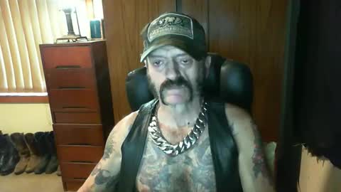 leathergreaser online show from March 2025 05:49:02 AM