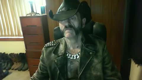 leathergreaser online show from October 2025 09:41:01 PM