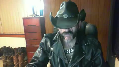 leathergreaser online show from May 2026 08:06:02 PM