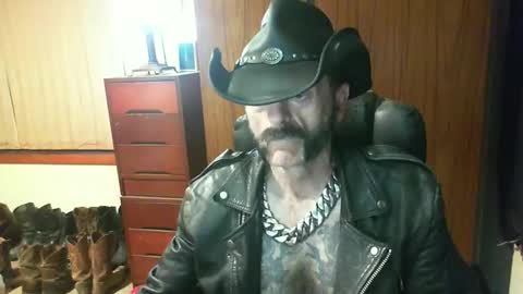 leathergreaser online show from May 2026 06:39:01 PM