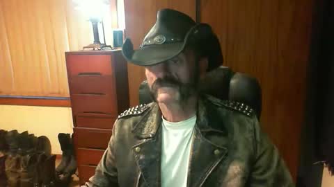 leathergreaser online show from May 2026 08:47:02 PM