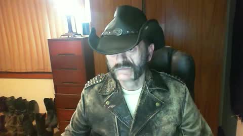leathergreaser online show from May 2026 08:28:01 PM