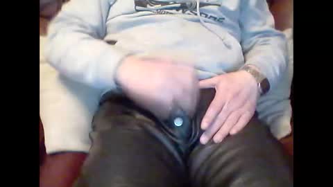leatherpants68 online show from March 2026 10:27:02 PM