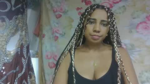 leatiana online show from April 2026 07:33:02 PM