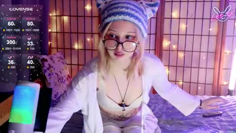 Lee ex online show from November 2025 01:05:01 AM