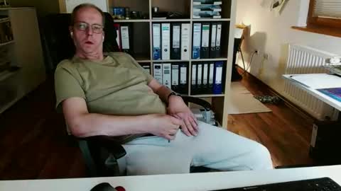 Dave online show from April 2026 08:39:01 PM