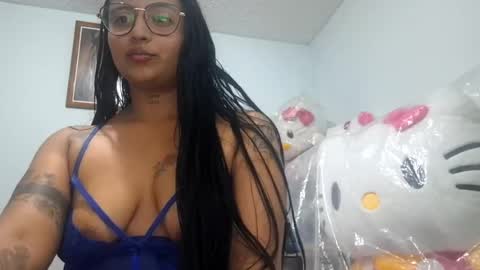 legscaramelxx online show from July 2026 01:00:01 AM