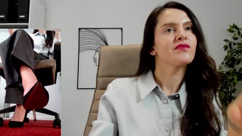 Elle  online show from December 2024 11:07:01 AM