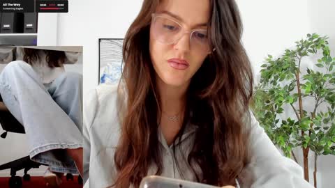 Elle  online show from January 2025 10:50:02 AM