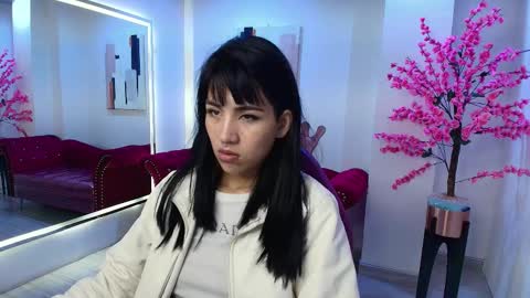 Leia.  online show from October 2025 11:09:02 AM