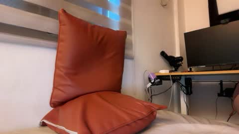 Snapshot of leiah_goddessx chatting on June 2026 05:19:02 AM Leiah online show from June 2026 05:19:02 AM