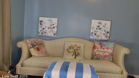 Snapshot of leiaswift chatting on January 2025 04:16:02 PM Leia Swift online show from January 2025 04:16:02 PM