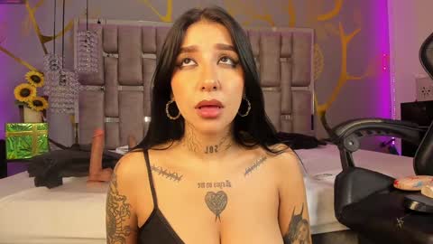 Snapshot of leiawong chatting on January 2025 10:24:02 AM Leia online show from January 2025 10:24:02 AM