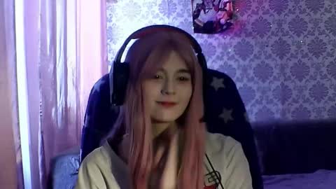 Snapshot of leigharedcross chatting on February 2026 06:29:02 AM Viola online show from February 2026 06:29:02 AM