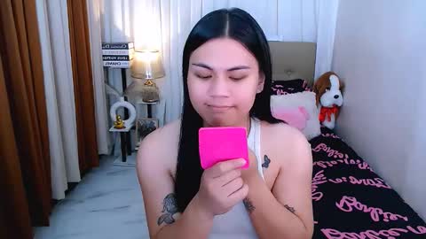 Snapshot of leighcortesi chatting on March 2026 04:40:02 AM Cailey online show from March 2026 04:40:02 AM