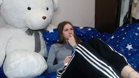 Snapshot of leila_bambi_ chatting on January 2025 10:27:01 AM leila_bambi_ online show from January 2025 10:27:01 AM