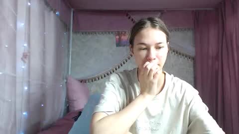 leila_bambi_ online show from November 2025 03:35:01 PM