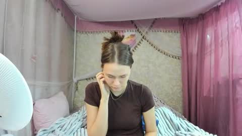 Snapshot of leila_bambi_ chatting on March 2026 04:57:01 PM leila_bambi_ online show from March 2026 04:57:01 PM