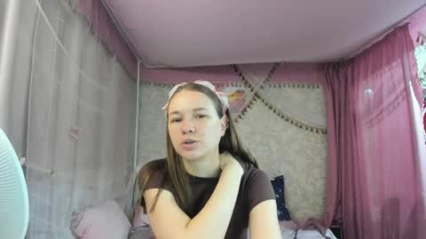 Snapshot of leila_bambi_ chatting on April 2026 05:43:02 PM leila_bambi_ online show from April 2026 05:43:02 PM