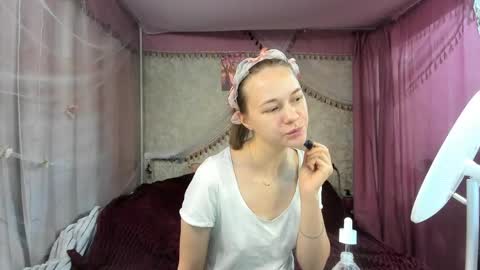 Snapshot of leila_bambi_ chatting on April 2026 06:14:02 PM leila_bambi_ online show from April 2026 06:14:02 PM