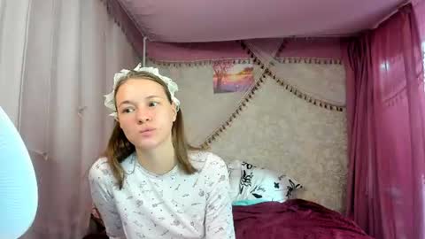 leila_bambi_ online show from June 2026 05:46:02 PM