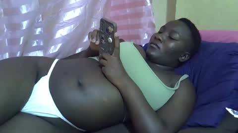Snapshot of leilah_cute19 chatting on May 2026 07:22:01 PM leilah_cute19 online show from May 2026 07:22:01 PM