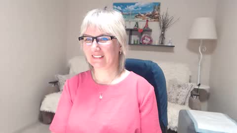 Snapshot of leilamays chatting on April 2026 10:51:02 AM Leila Kinky online show from April 2026 10:51:02 AM