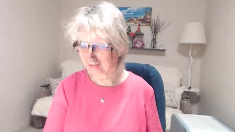 Snapshot of leilamays chatting on April 2026 04:37:02 AM Leila Kinky online show from April 2026 04:37:02 AM