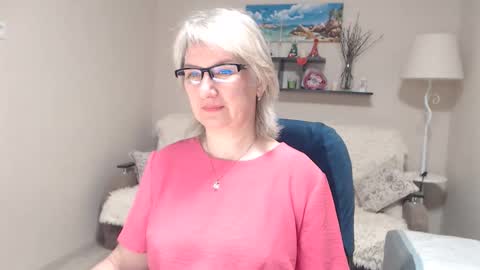Snapshot of leilamays chatting on April 2026 04:15:02 AM Leila Kinky online show from April 2026 04:15:02 AM