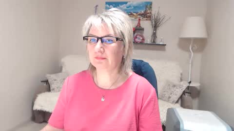 Snapshot of leilamays chatting on April 2026 04:10:02 AM Leila Kinky online show from April 2026 04:10:02 AM