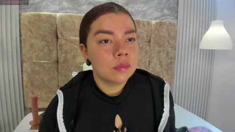 leilapons online show from January 2026 05:17:02 PM